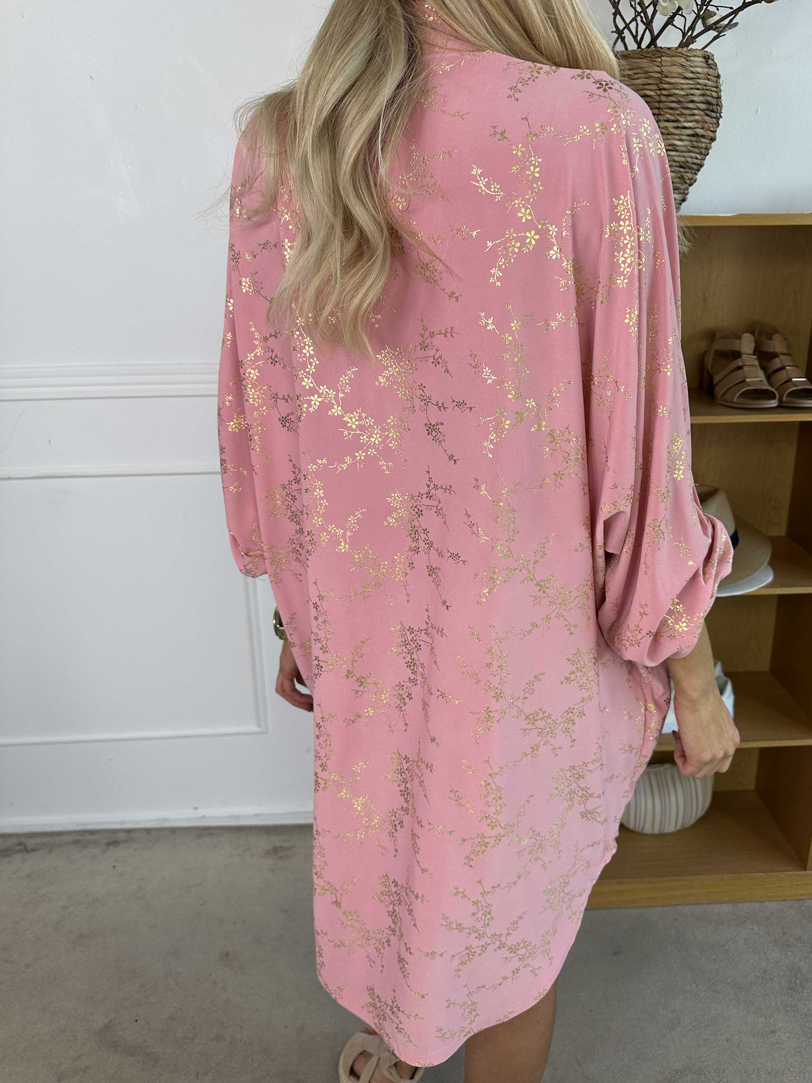 Mia Gold - Skjortklänning med resår och gulddetaljer